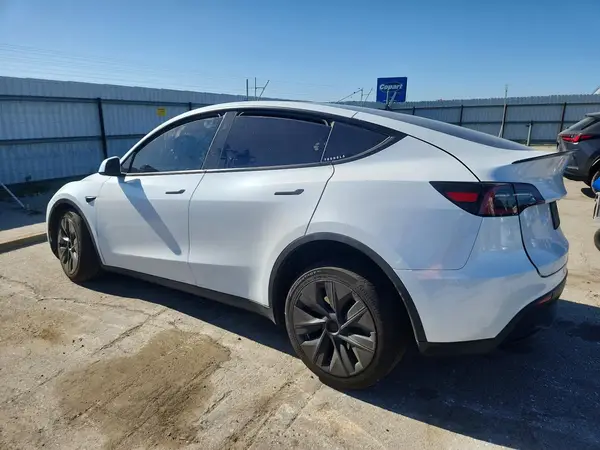 7SAYGDEE5RF077846 2024 TESLA MODEL Y - Image 2
