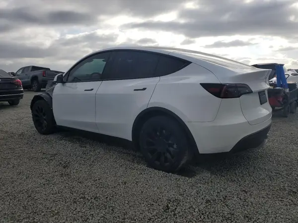 7SAYGDEE5RF079578 2024 TESLA MODEL Y - Image 2