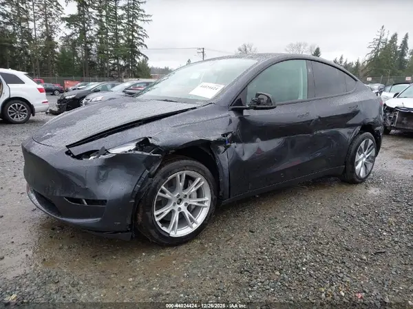 7SAYGDEE5RF080472 2024 TESLA MODEL Y - Image 2