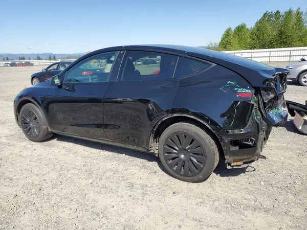 7SAYGDEE5RF081234 2024 TESLA MODEL Y - Image 2
