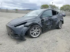 7SAYGDEE5RF084537 2024 TESLA MODEL Y
