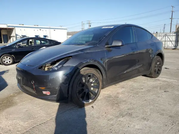 7SAYGDEE5RF085770 2024 TESLA MODEL Y - Image 1
