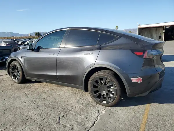 7SAYGDEE5RF085770 2024 TESLA MODEL Y - Image 2