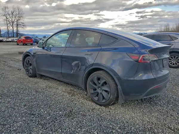 7SAYGDEE5RF088927 2024 TESLA MODEL Y - Image 2