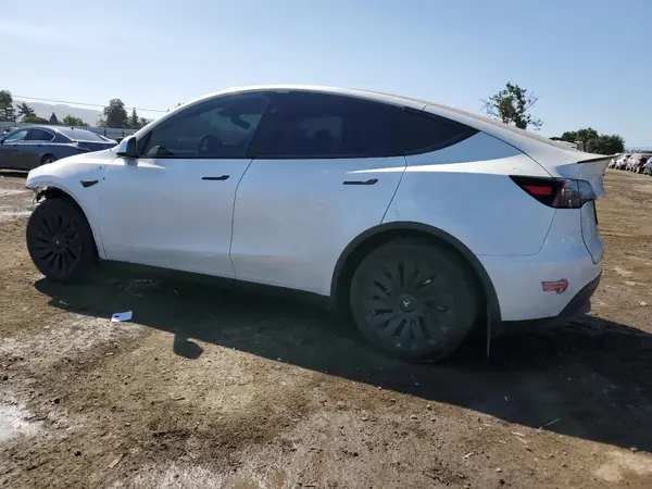 7SAYGDEE5RF090807 2024 TESLA MODEL Y - Image 2