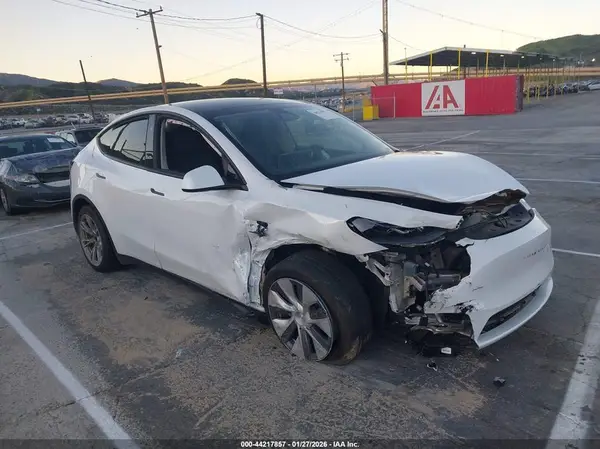 7SAYGDEE5RF090886 2024 TESLA MODEL Y - Image 1
