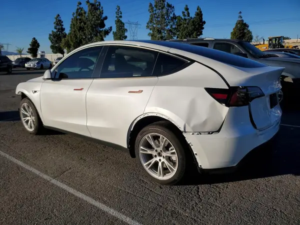 7SAYGDEE5RF091004 2024 TESLA MODEL Y - Image 2