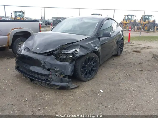 7SAYGDEE5RF104592 2024 TESLA MODEL Y - Image 2