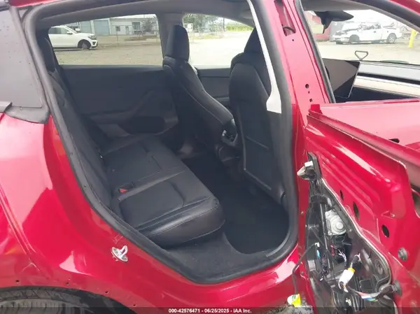 7SAYGDEE5RF117343 2024 TESLA MODEL Y - Image 8