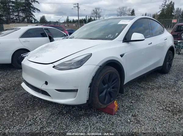 7SAYGDEE5RF117892 2024 TESLA MODEL Y - Image 2