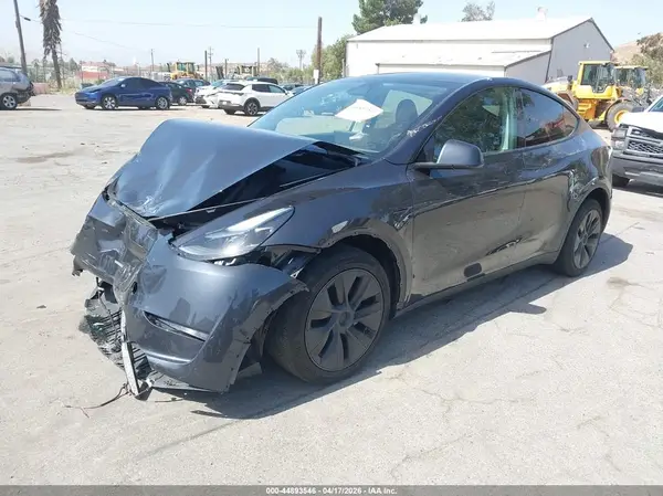 7SAYGDEE5RF125880 2024 TESLA MODEL Y - Image 2