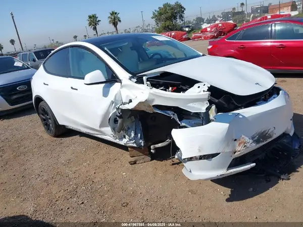 7SAYGDEE5RF126043 2024 TESLA MODEL Y - Image 1