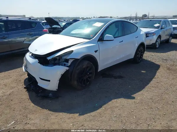 7SAYGDEE5RF126043 2024 TESLA MODEL Y - Image 2