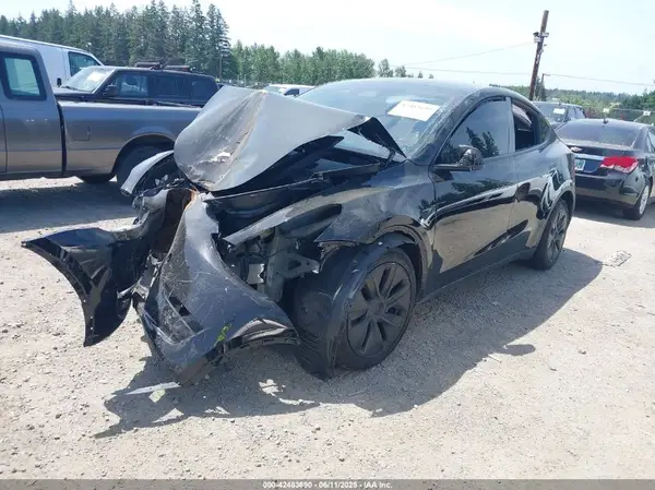 7SAYGDEE5RF126186 2024 TESLA MODEL Y - Image 2