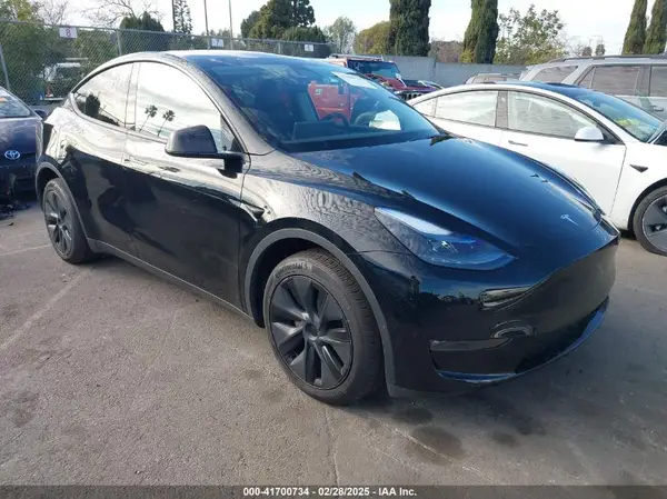 7SAYGDEE5RF129833 2024 TESLA MODEL Y - Image 1