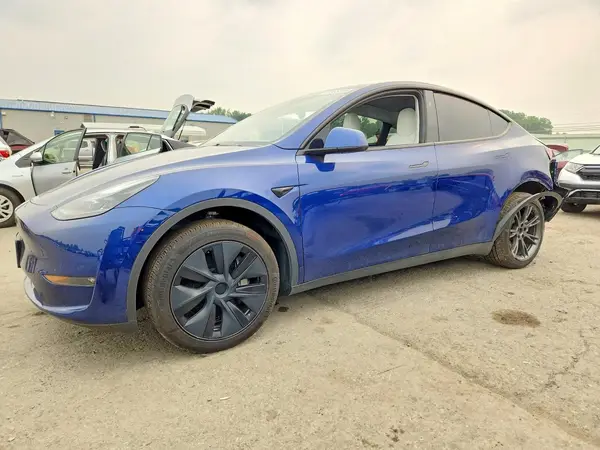 7SAYGDEE5RF151671 2024 TESLA MODEL Y - Image 1