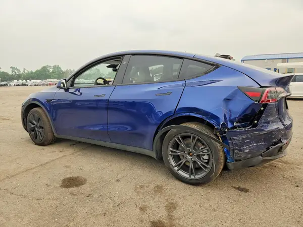 7SAYGDEE5RF151671 2024 TESLA MODEL Y - Image 2
