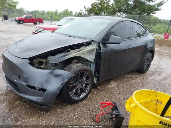 7SAYGDEE5RF161052 2024 TESLA MODEL Y - Image 2
