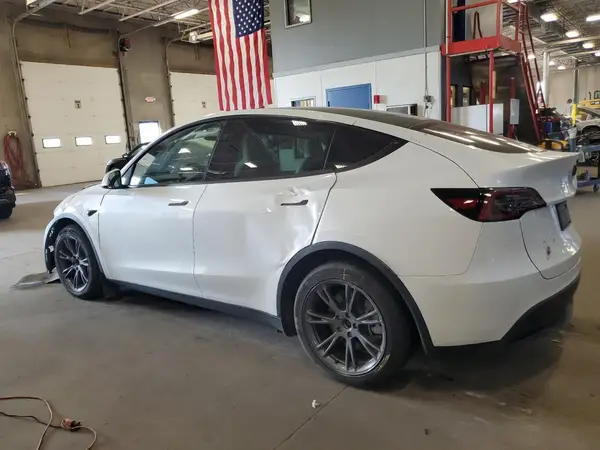 7SAYGDEE5RF163397 2024 TESLA MODEL Y - Image 2