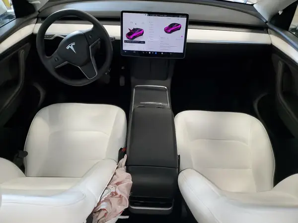7SAYGDEE5RF163397 2024 TESLA MODEL Y - Image 8