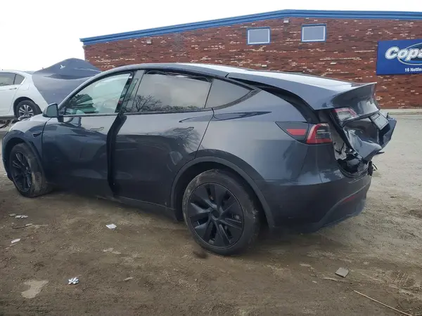 7SAYGDEE5RF165795 2024 TESLA MODEL Y - Image 2