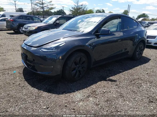 7SAYGDEE5RF170365 2024 TESLA MODEL Y - Image 2