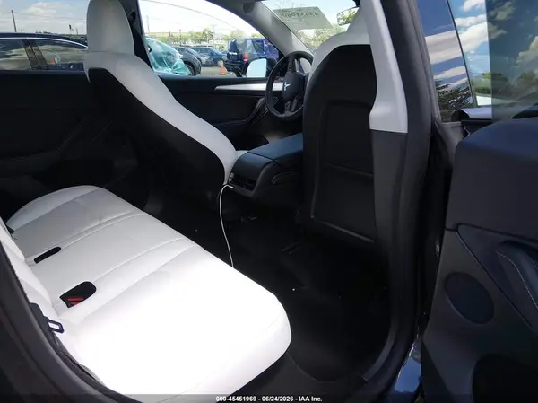 7SAYGDEE5RF170365 2024 TESLA MODEL Y - Image 8