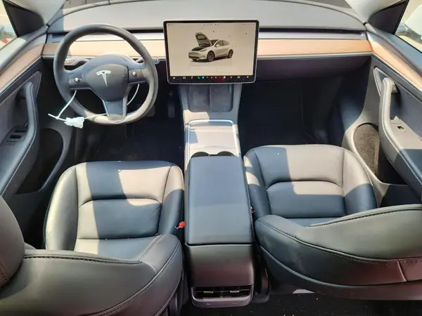7SAYGDEE5RF182628 2024 TESLA MODEL Y - Image 8