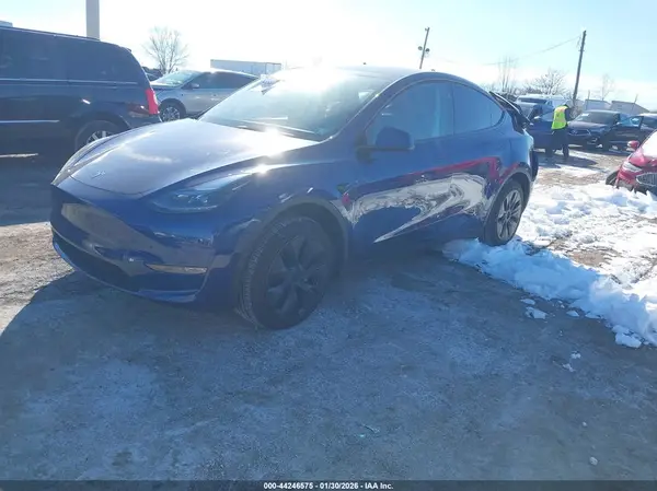 7SAYGDEE5RF186050 2024 TESLA MODEL Y - Image 2