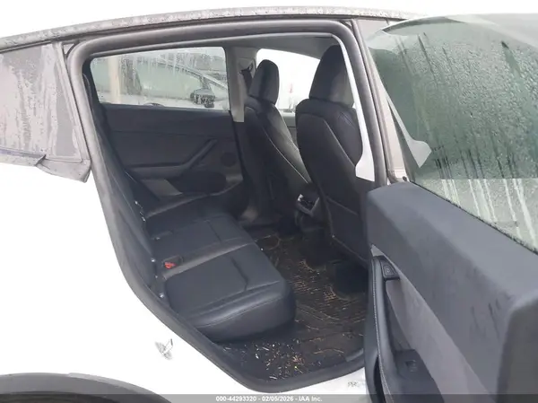 7SAYGDEE5RF206099 2024 TESLA MODEL Y - Image 8