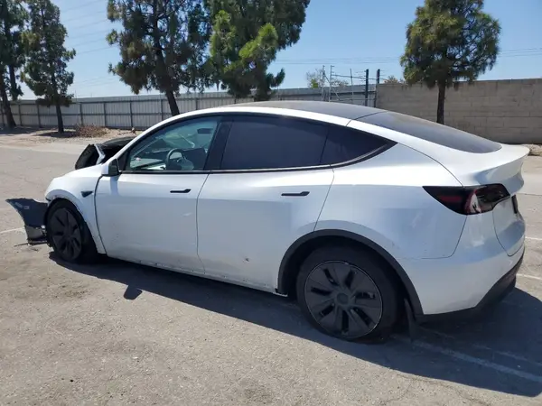 7SAYGDEE5RF213540 2024 TESLA MODEL Y - Image 2