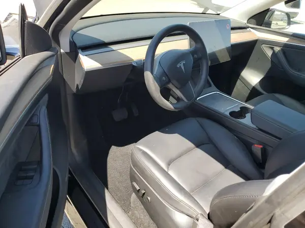 7SAYGDEE5RF981955 2024 TESLA MODEL Y - Image 8