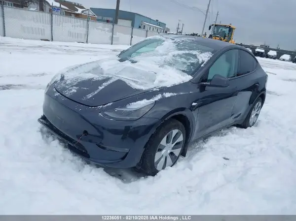 7SAYGDEE5RF990638 2024 TESLA MODEL Y - Image 2