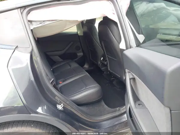 7SAYGDEE5RF995404 2024 TESLA MODEL Y - Image 8