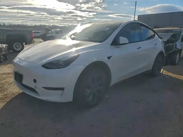 7SAYGDEE5SA337696 2025 TESLA MODEL Y - Image 1