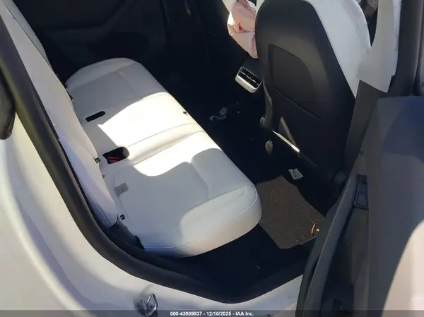 7SAYGDEE5SA338332 2025 TESLA MODEL Y - Image 8