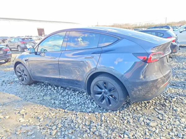 7SAYGDEE5SA342347 2025 TESLA MODEL Y - Image 2