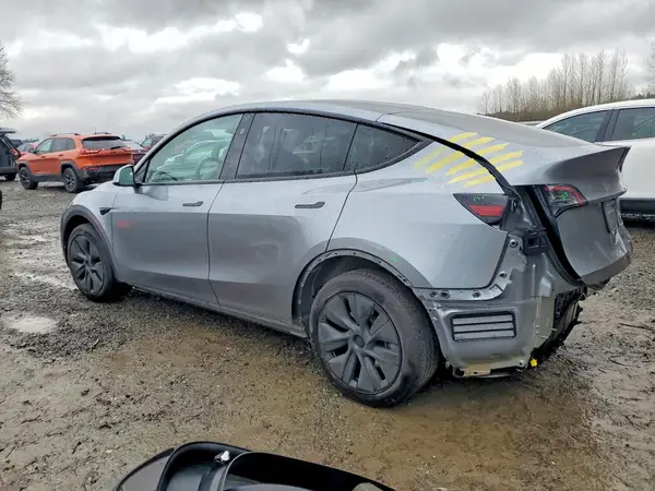 7SAYGDEE5SA355809 2025 TESLA MODEL Y - Image 2