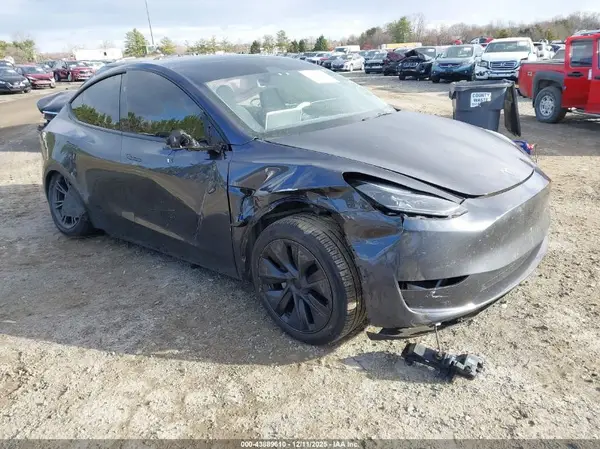 7SAYGDEE5SA361917 2025 TESLA MODEL Y - Image 1