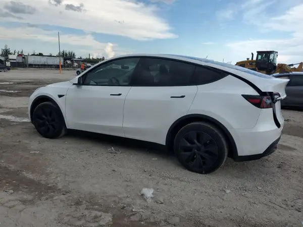 7SAYGDEE5SA365286 2025 TESLA MODEL Y - Image 2