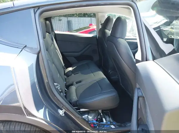 7SAYGDEE5SA365868 2025 TESLA MODEL Y - Image 8
