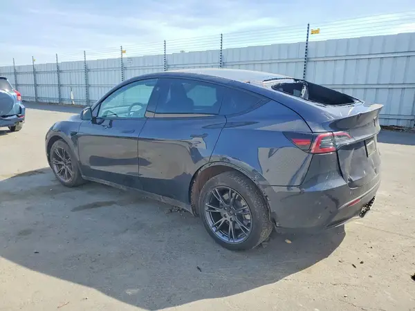 7SAYGDEE5SF233048 2025 TESLA MODEL Y - Image 2