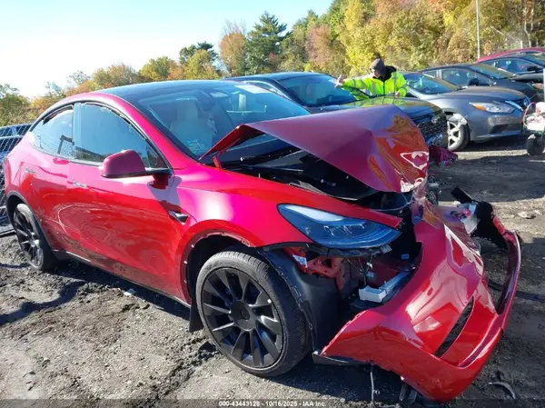7SAYGDEE5SF249072 2025 TESLA MODEL Y - Image 1