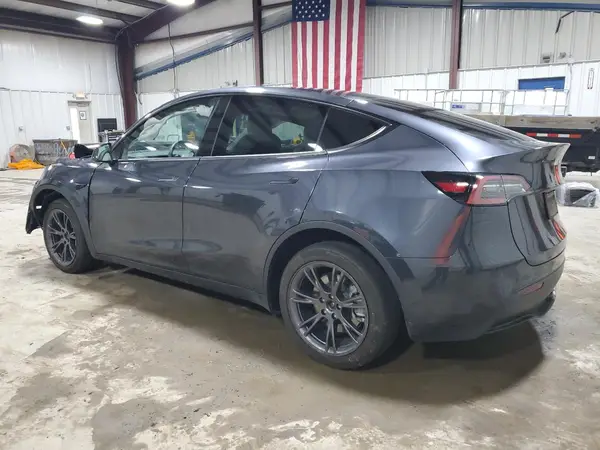 7SAYGDEE5SF251744 2025 TESLA MODEL Y - Image 2