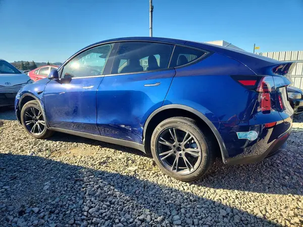 7SAYGDEE5SF276014 2025 TESLA MODEL Y - Image 2
