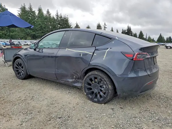 7SAYGDEE5SF286509 2025 TESLA MODEL Y - Image 2