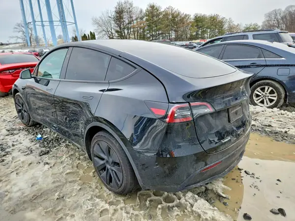 7SAYGDEE5SF287417 2025 TESLA MODEL Y - Image 2