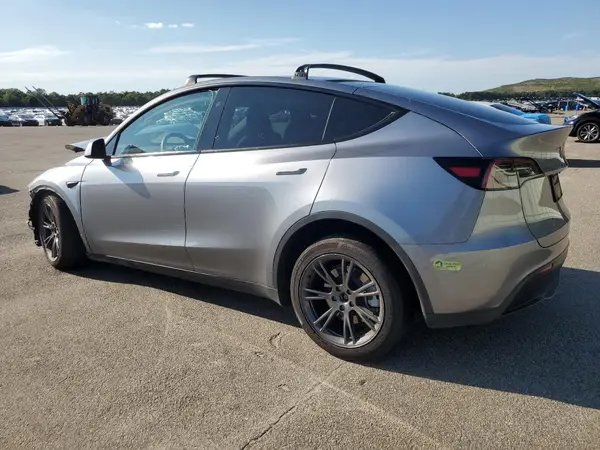 7SAYGDEE5SF288468 2025 TESLA MODEL Y - Image 2