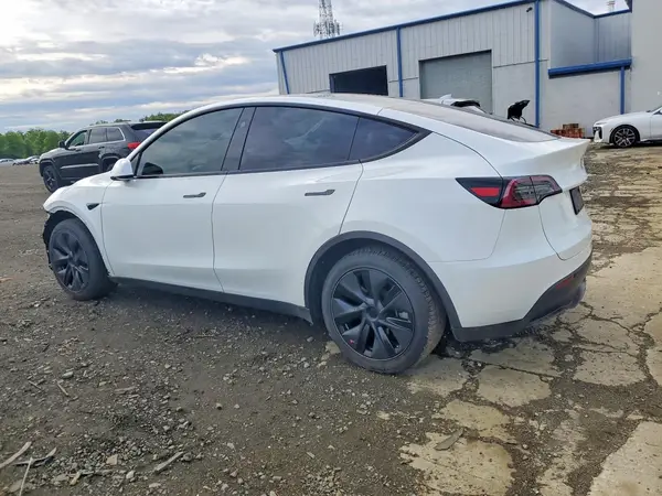 7SAYGDEE5SF290334 2025 TESLA MODEL Y - Image 2