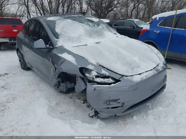 7SAYGDEE5SF293718 2025 TESLA MODEL Y - Image 1